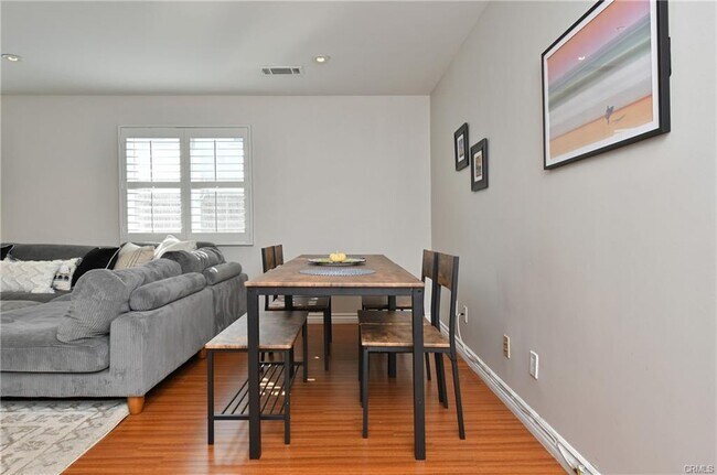 Foto del edificio - 4133 Irving Pl