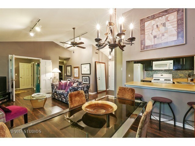 Foto del edificio - 356 Bloomfield Ln