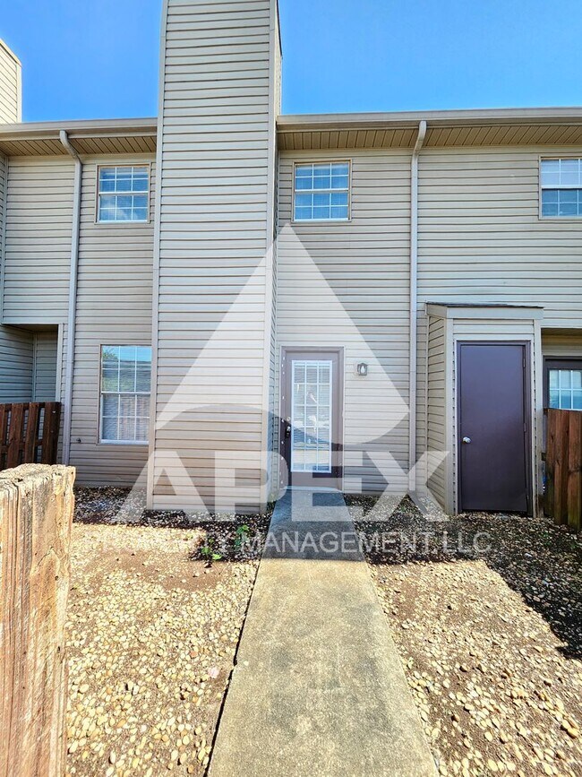 Foto del edificio - Nice 3Bd 1.5 Townhouse in WEST KNOX off Ce...