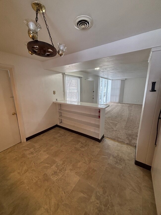 Building Photo - Lovely 3-Bedroom Home with Natural Light a...