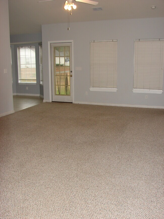 Living room - 4504 Planters Row Way