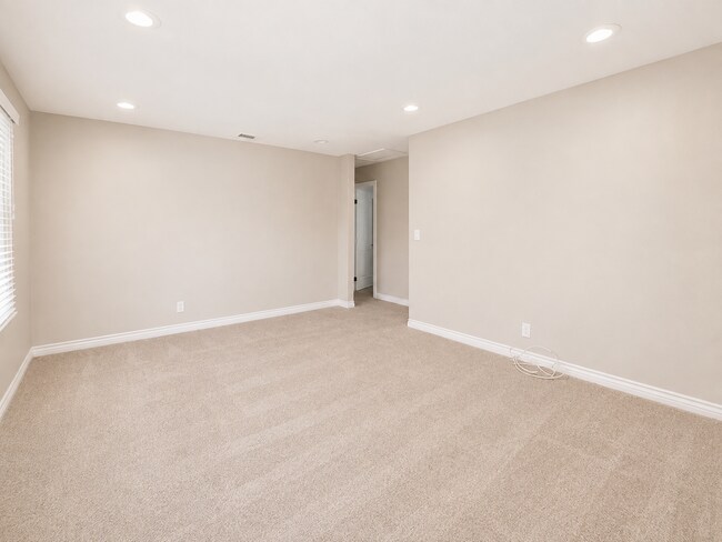 Building Photo - 440 E Puente St