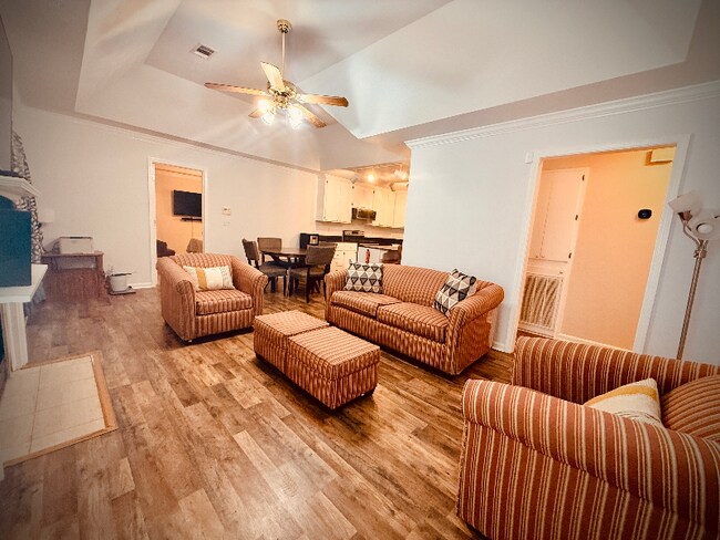 Foto del edificio - 8928 Asheville Dr