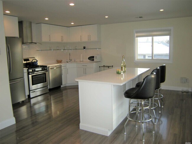 Foto del edificio - 232 Grand Central Ave