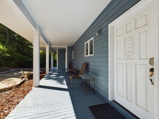 Building Photo - 3614 NW Shore View Loop