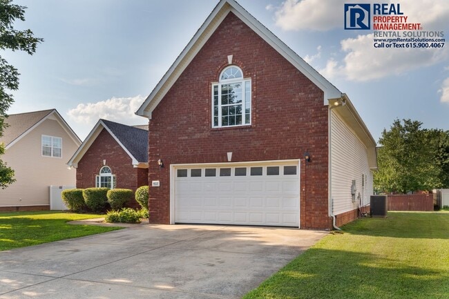 Building Photo - Amazing 4 bedroom home with attached garage!