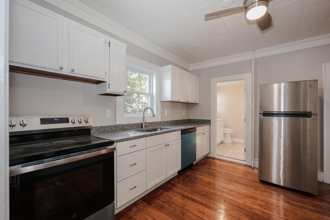 Building Photo - 107 Arlington St