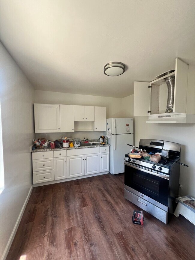 Building Photo - DM-Nat. City (E ave 1118,1120)
