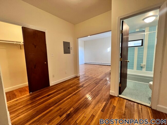 Foto del edificio - 64 Brighton Ave