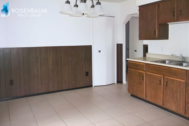 Building Photo - Charming 2-bedrooms, 1.5-baths home nestled in the heart of Prescott Valley!