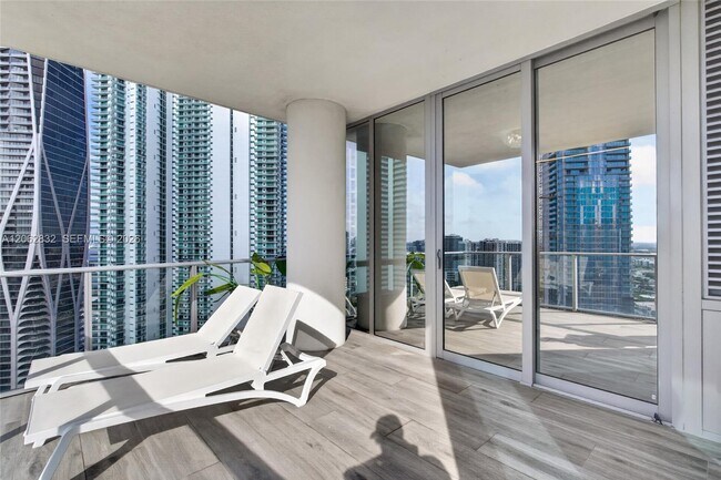 Foto del edificio - 851 NE 1st Ave