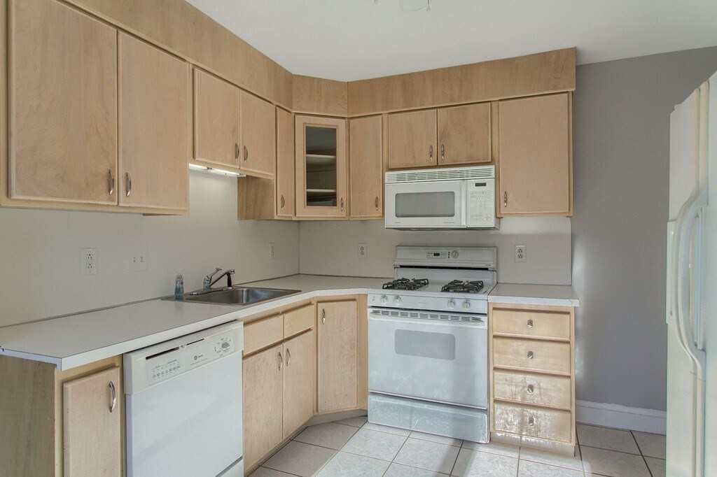 Foto del edificio - 148 Pleasant St