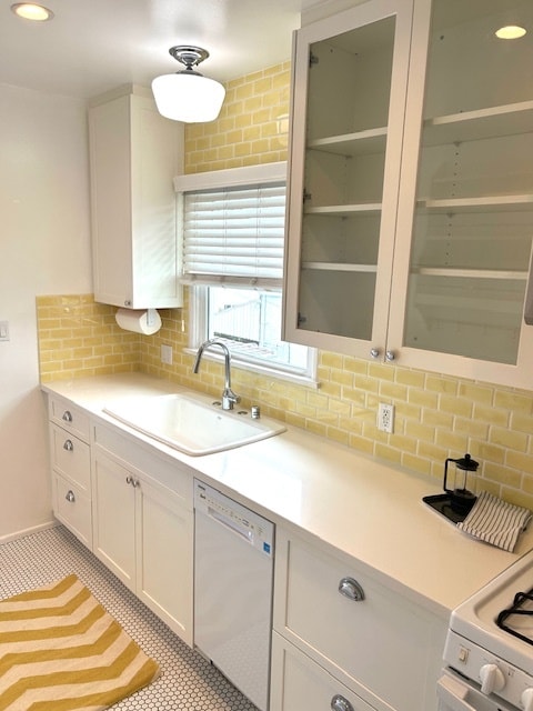 lights on dimmer switch. - 2518 W Chandler Blvd