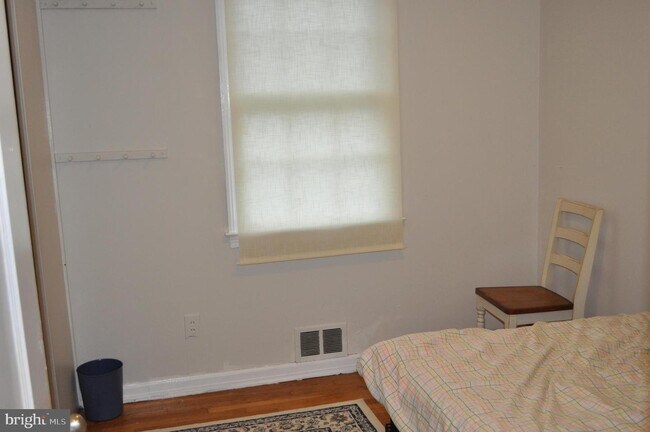 Foto del edificio - 9809 Montauk Ave