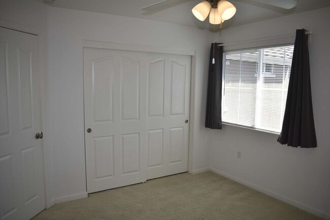 Building Photo - 610 Dante Cir