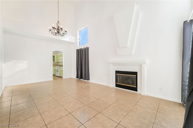 Building Photo - 1354 Silver Knoll Ave
