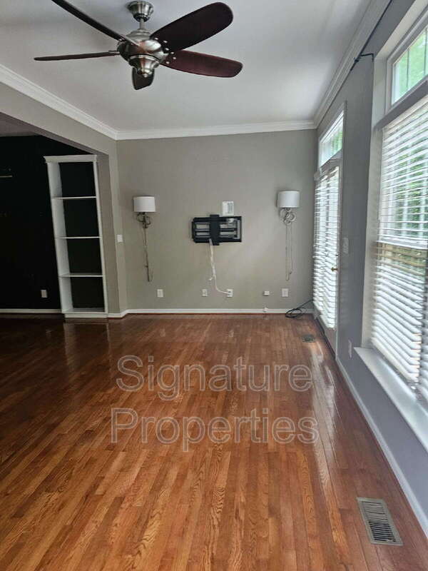 Foto del edificio - 11451 Abbots Cross Ln