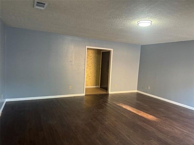 Foto del edificio - 7813 S Gessner Rd