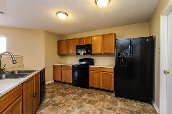 Foto del edificio - 15226 Clear St