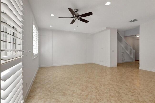 Foto del edificio - 16121 Poppy Seed Cir
