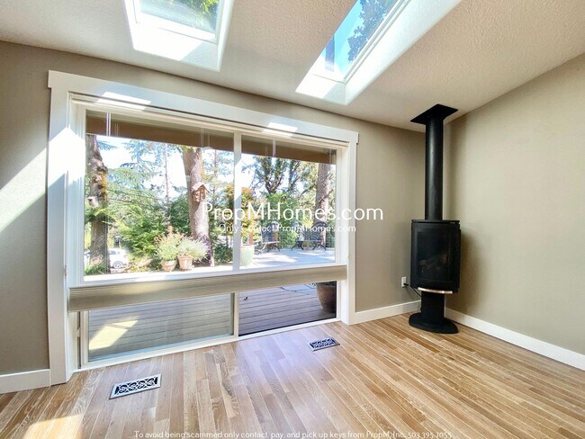 Foto del edificio - Beautifully Updated Modern Oasis in West Linn