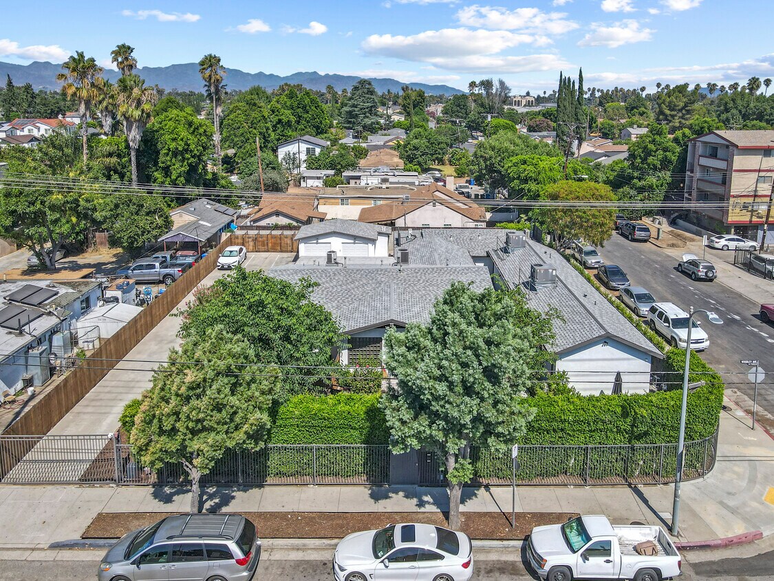 7304 Woodley Ave Van Nuys, CA 91406 Alquileres en Van Nuys, CA