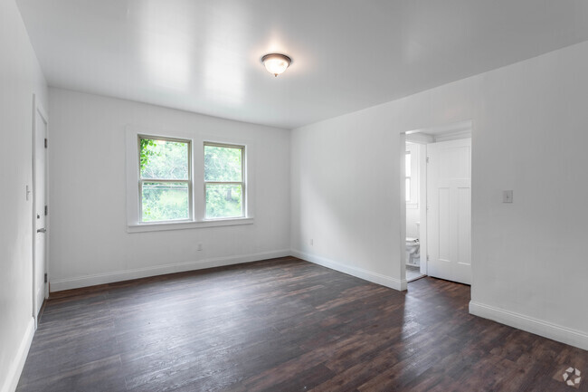 3 Br, 2 Ba - 1,100 SF - Vine Dale Apartments
