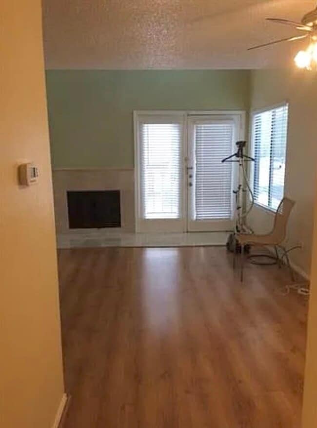 Building Photo - 2300 Balsam Dr