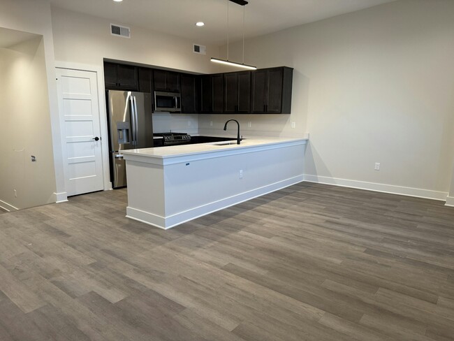 Foto del edificio - 106 E Erie St