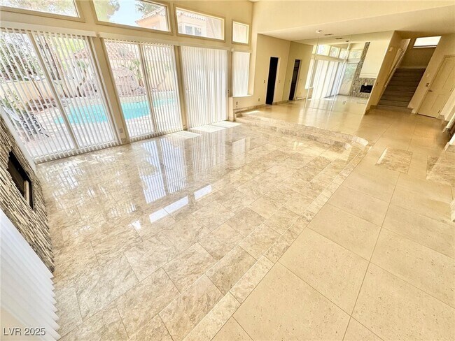 Foto del edificio - 8753 Rainbow Ridge Dr