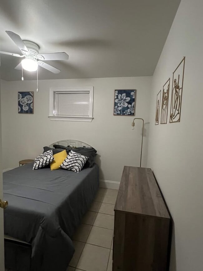 Foto del edificio - 2228 Riverland Dr