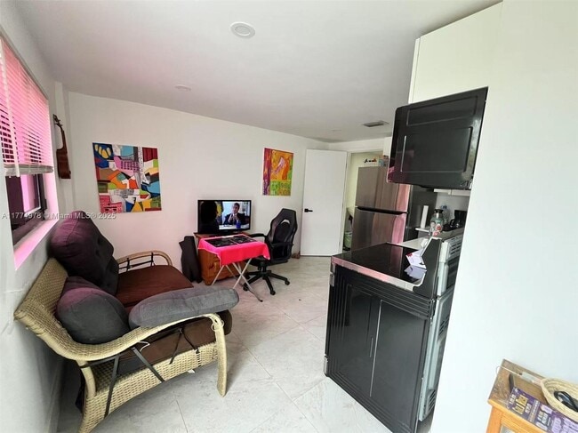 Foto del edificio - 1102 NW 103rd St