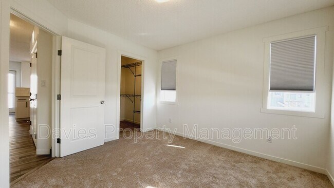Photo du bâtiment - 1530 Tamarack Blvd NW