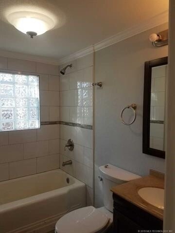 Foto del edificio - Stunning Remodeled 2 bed 1 bath duplex loc...