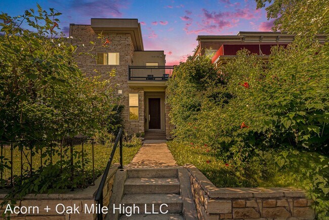 Building Photo - 4 br, 3.5 bath House - 3315 W. Hayward Pl