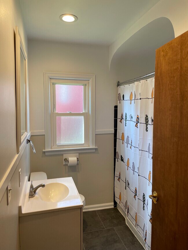 10 E McKinley Ave, Zeeland, MI 49464 House Rental in Zeeland, MI