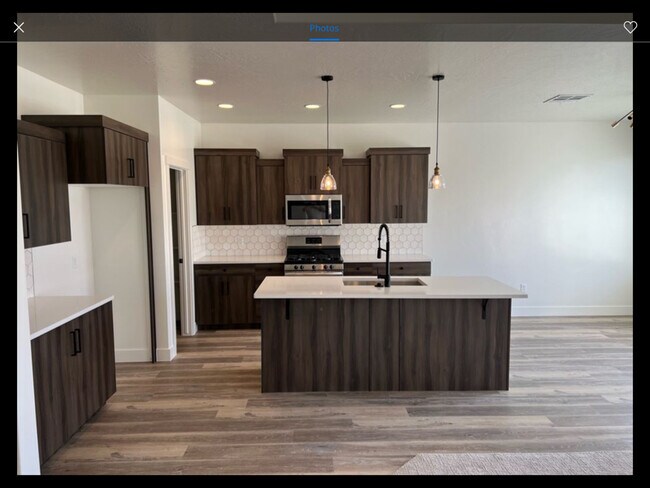 Building Photo - 3111 Photinia Dr