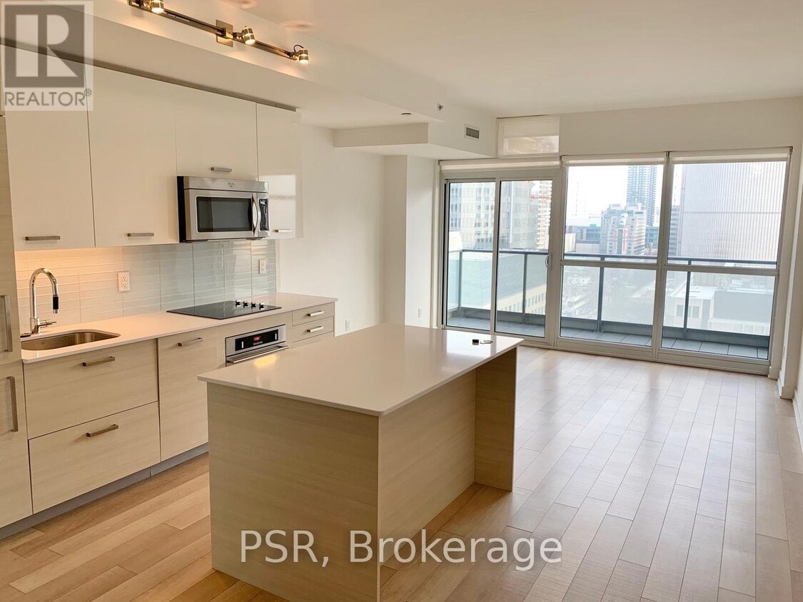 Photo principale - 210 Simcoe St