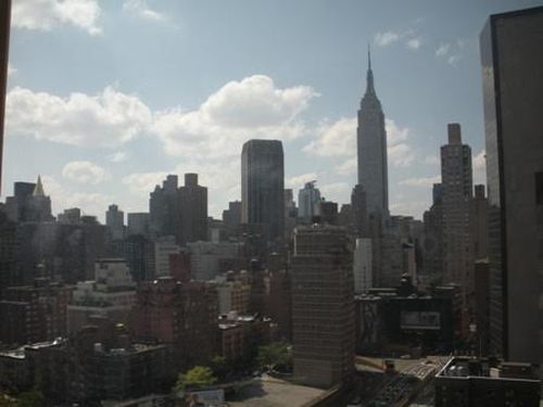 Foto del edificio - 328 E 38th St