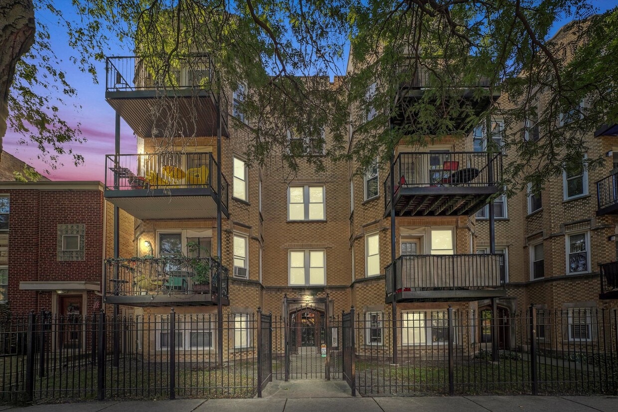Foto principal - 2531 W Berwyn Ave
