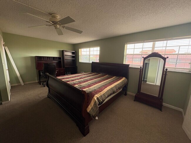 Foto del edificio - 680 Tennis Club Dr