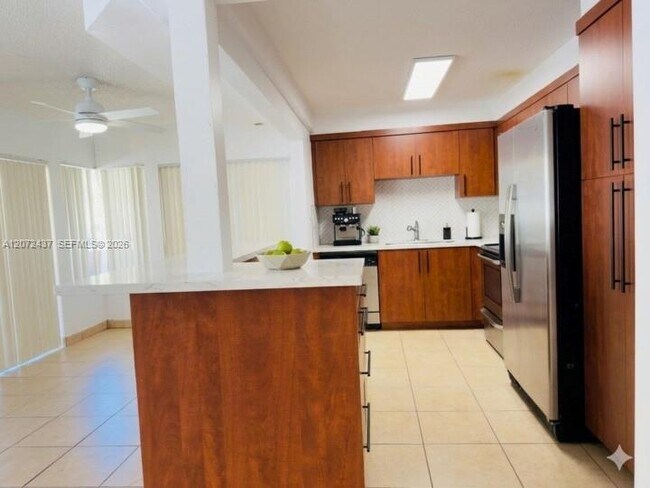 Foto del edificio - 4850 SW 63rd Terrace