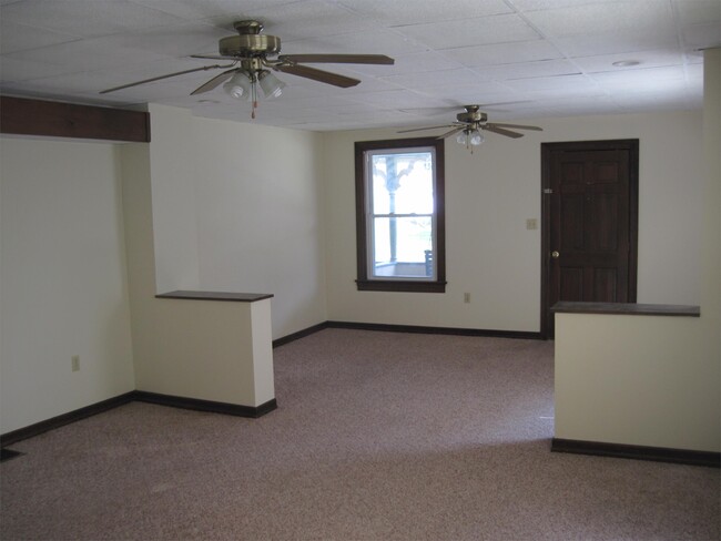 Building Photo - 110 Broad St