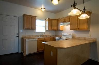 Building Photo - 2020 Southwood Dr