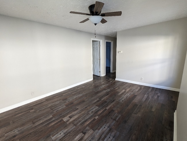 Building Photo - 524 Brentwood Ave