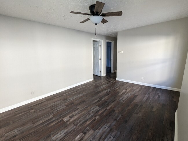 Foto del edificio - 524 Brentwood Ave