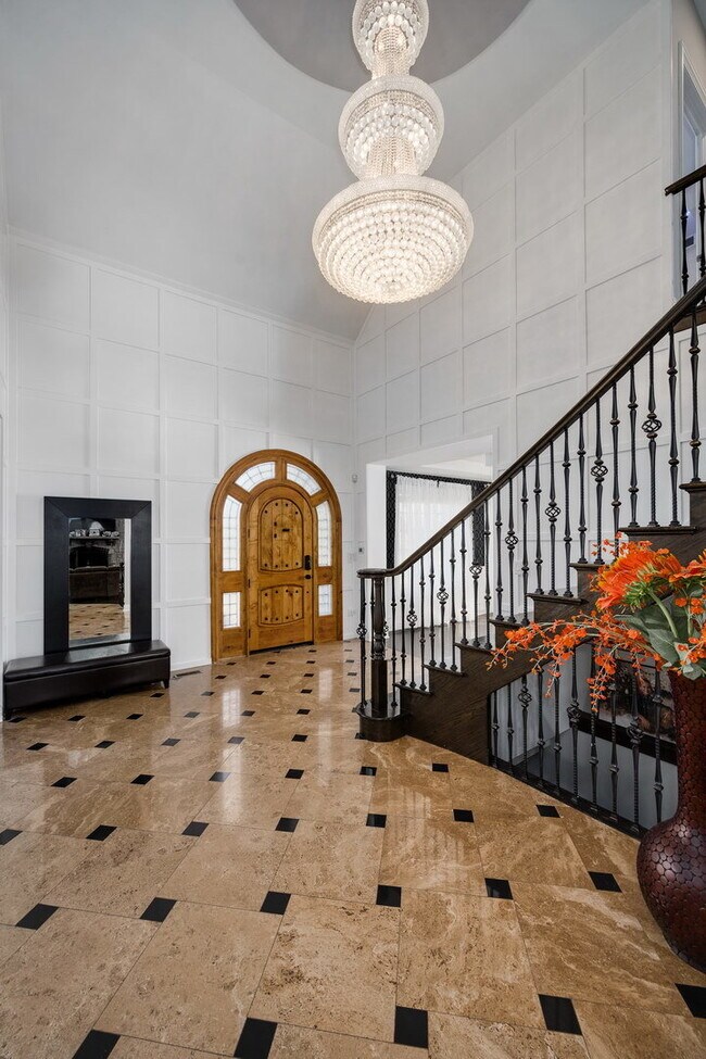 Building Photo - 5126 N Mission Dr