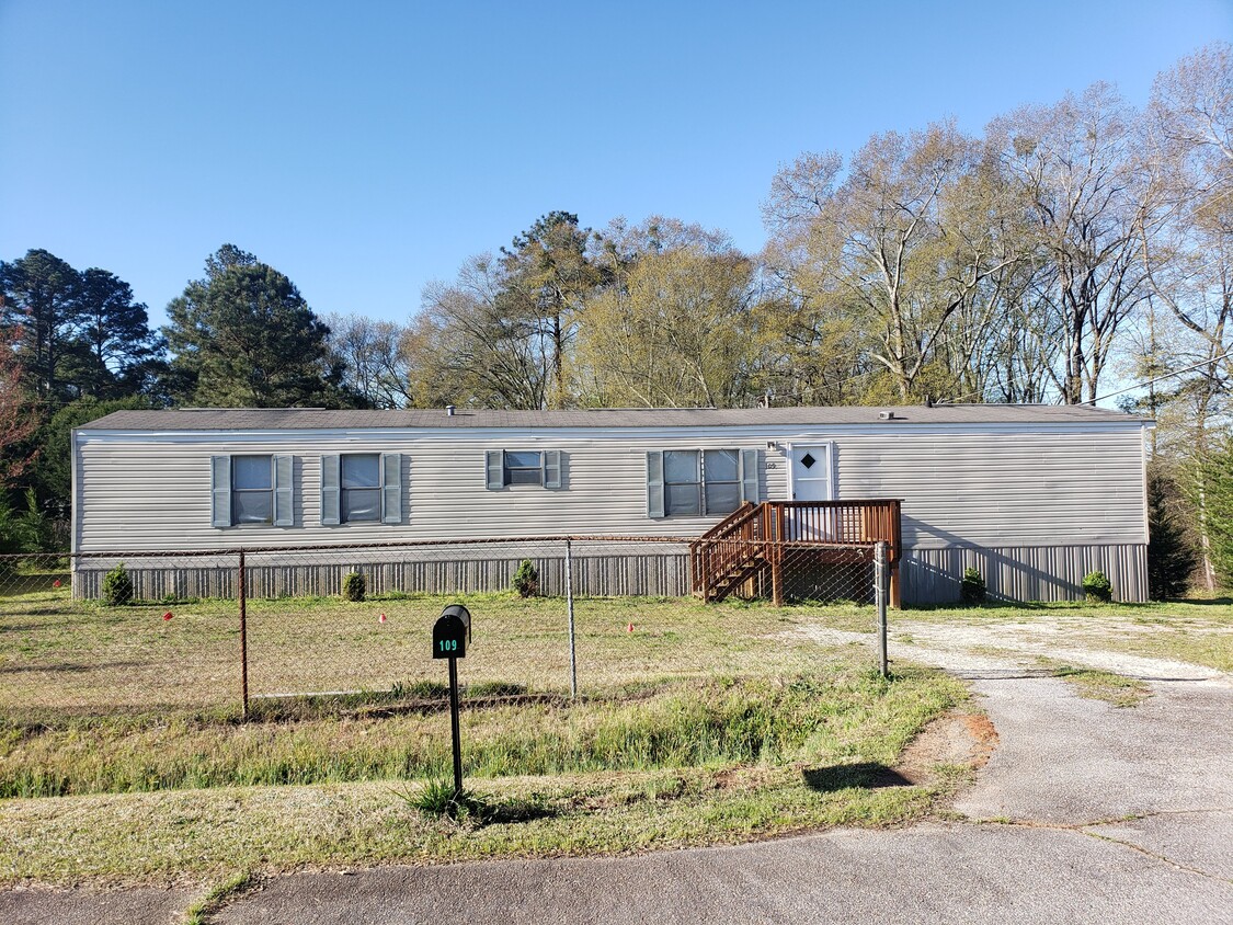 Primary Photo - 109 Shelby Ln