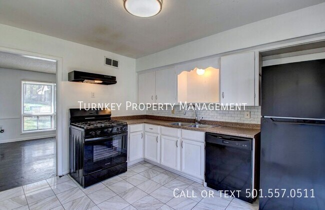 Building Photo - 20 S Wakefield Dr