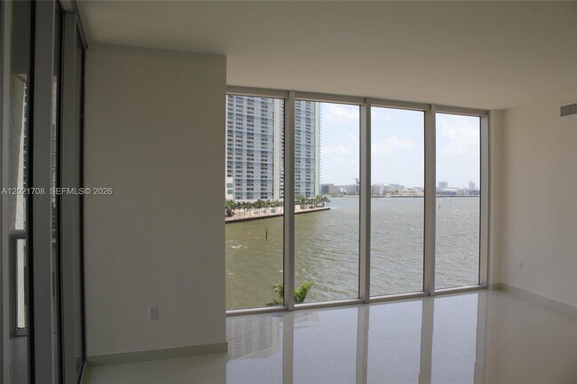 Foto del edificio - 465 Brickell Ave